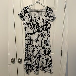 Ann Taylor Black and White Flutter Sleeve Midi Dress